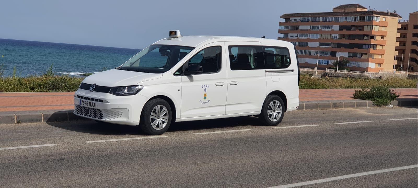 Taxi 8 Guardamar — Volkswagen Caddy Maxi, vista frontal